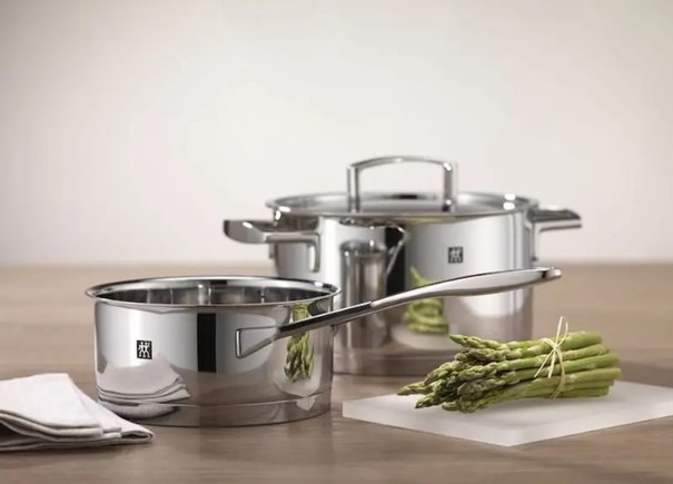 Set di pentole 5 pezzi. Passione metallo argento