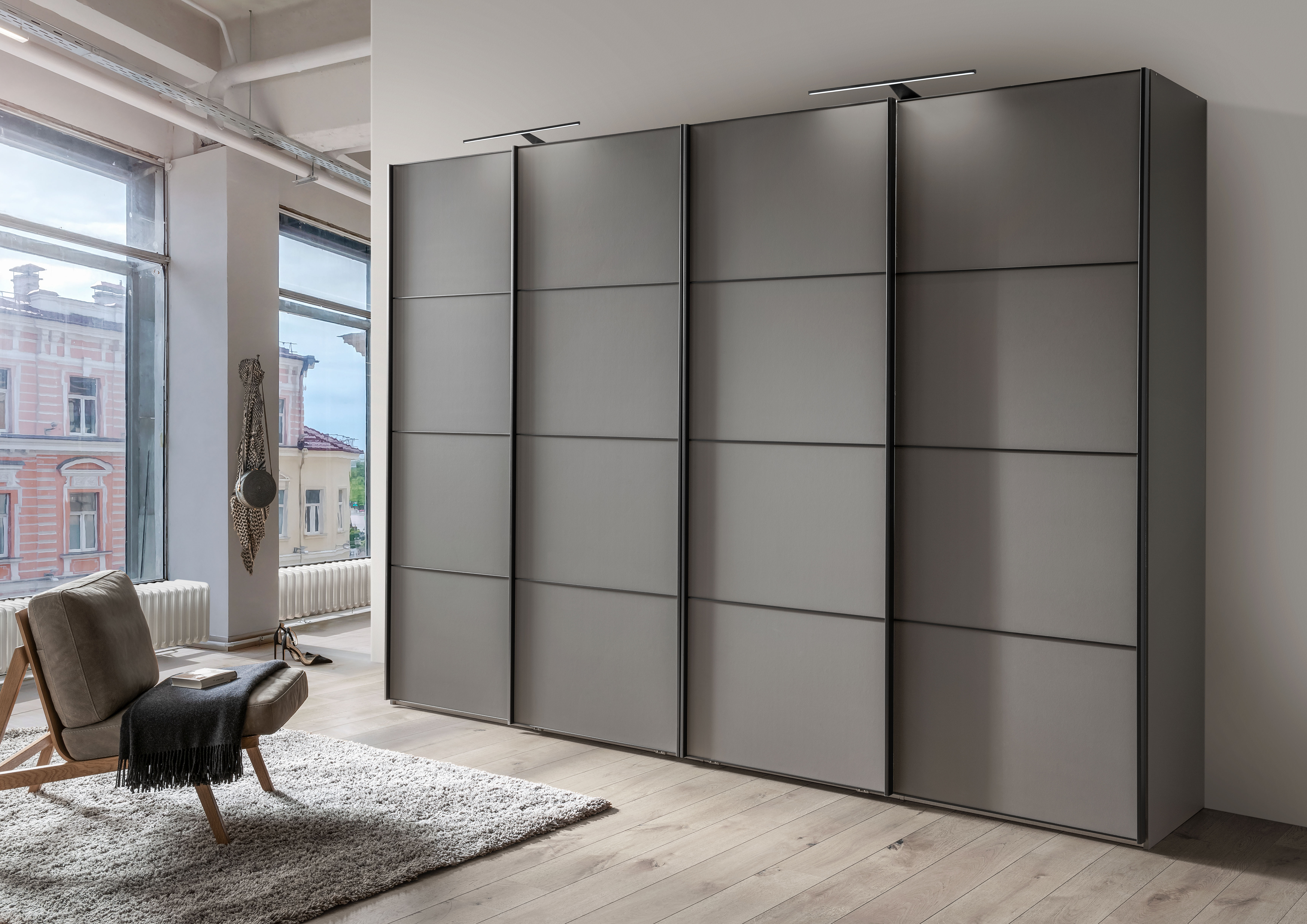 Schwebetürenschrank Phönix grau Holz