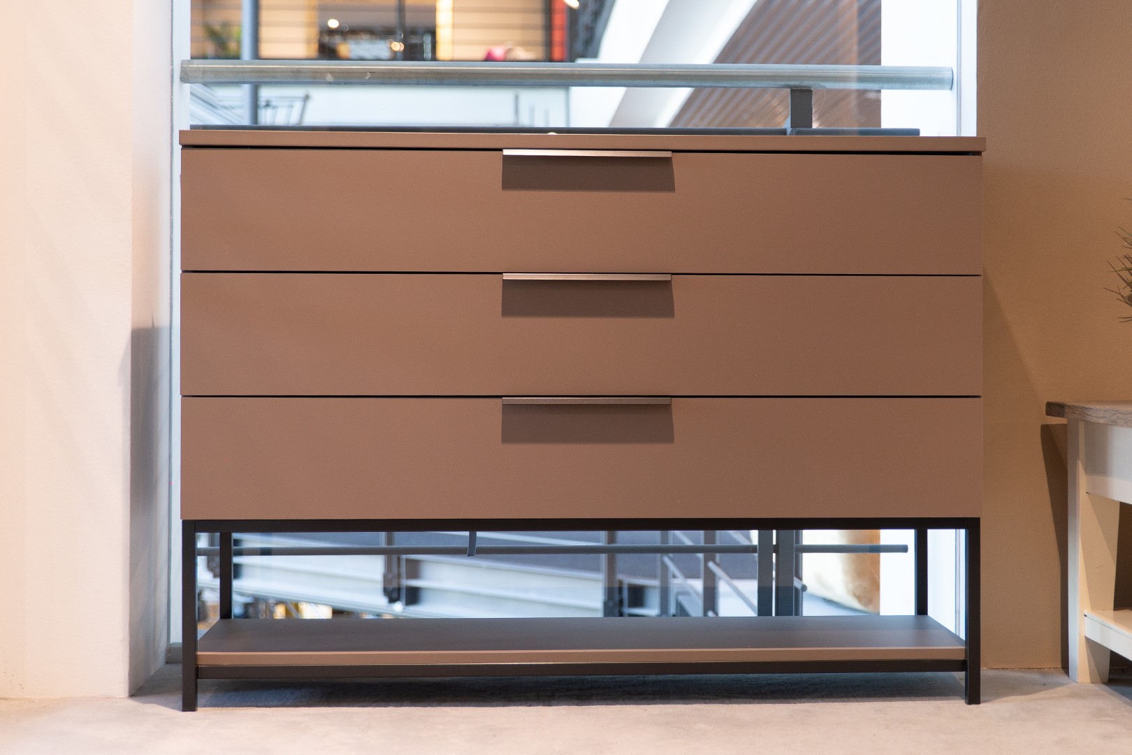 Kommode Sinfonie Plus mocca Gestell schwarz