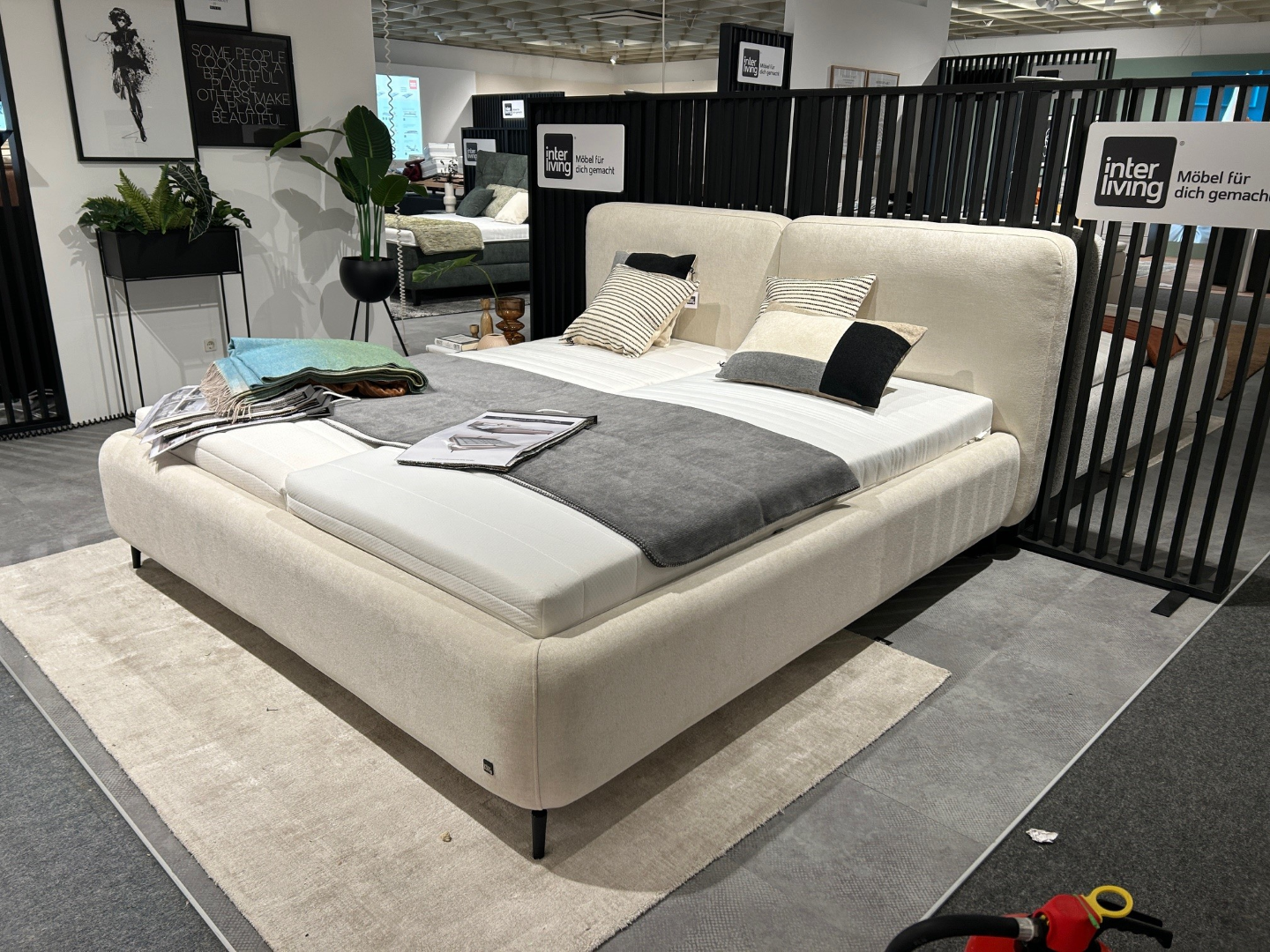 Letto imbottito Interliving 1419 tessuto avorio