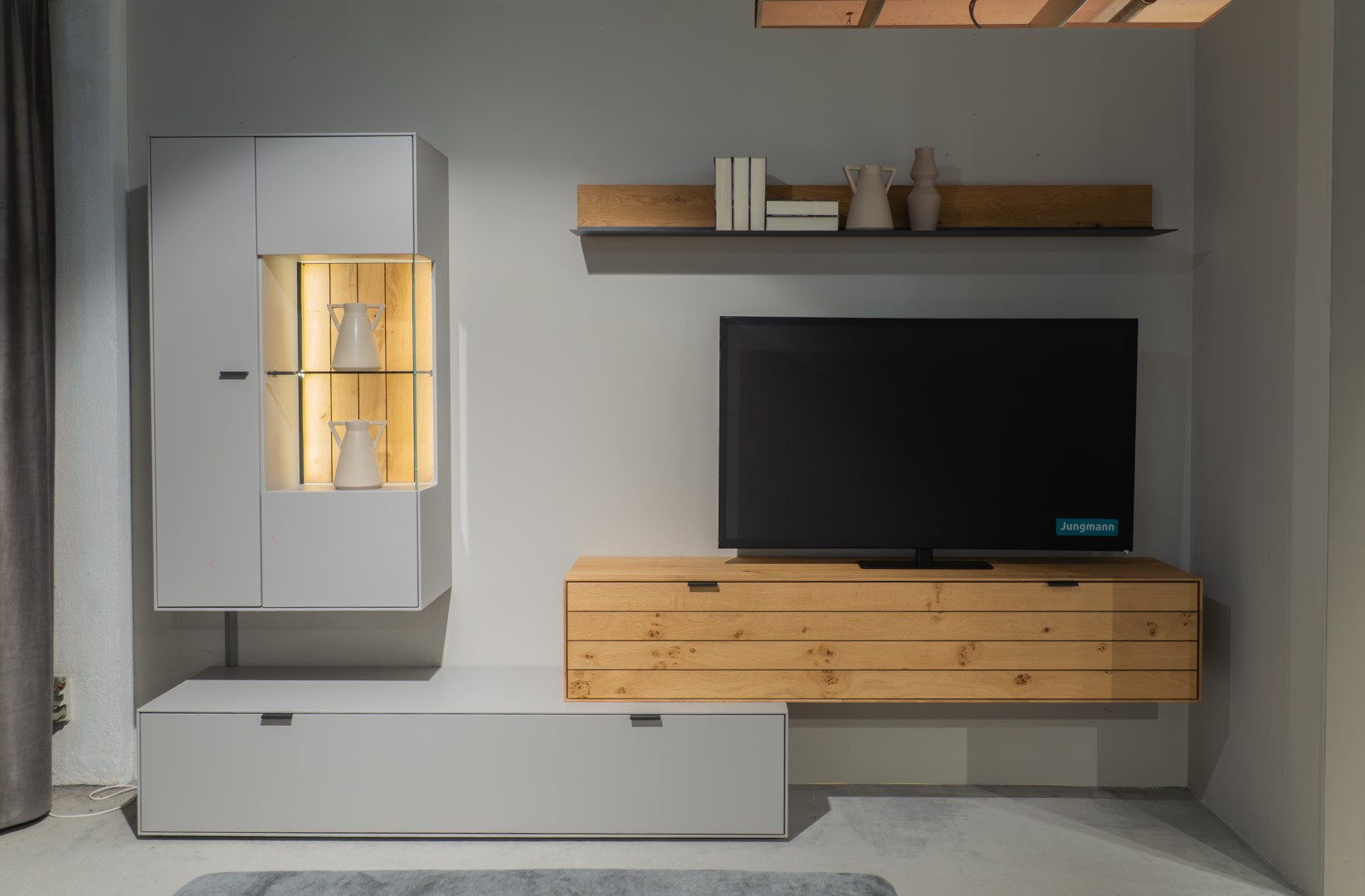 Parete WM2380 rovere querica massivo laccato grigio chiaro