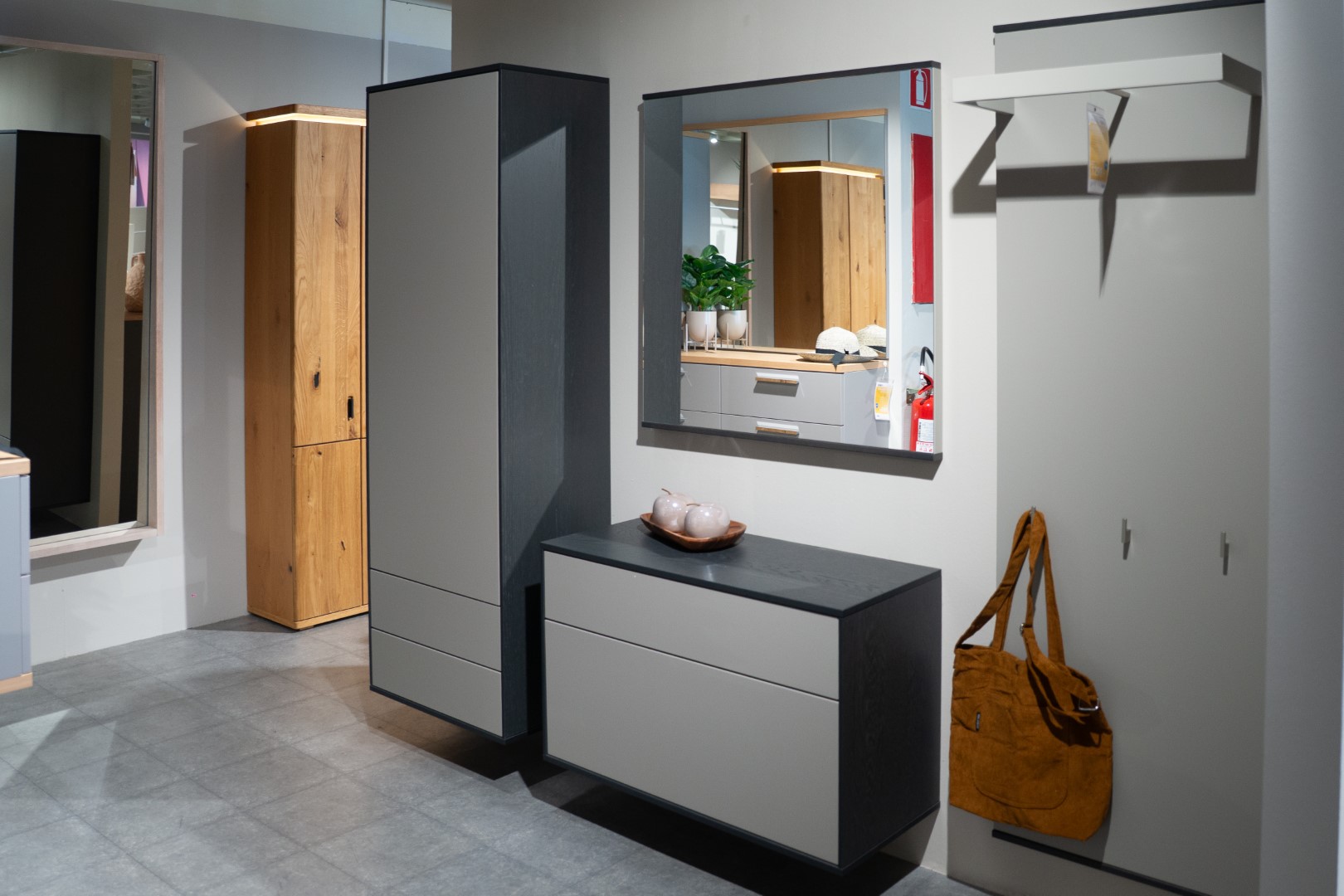 Garderobe Kara Frame Lack Platingrau Eiche graphit