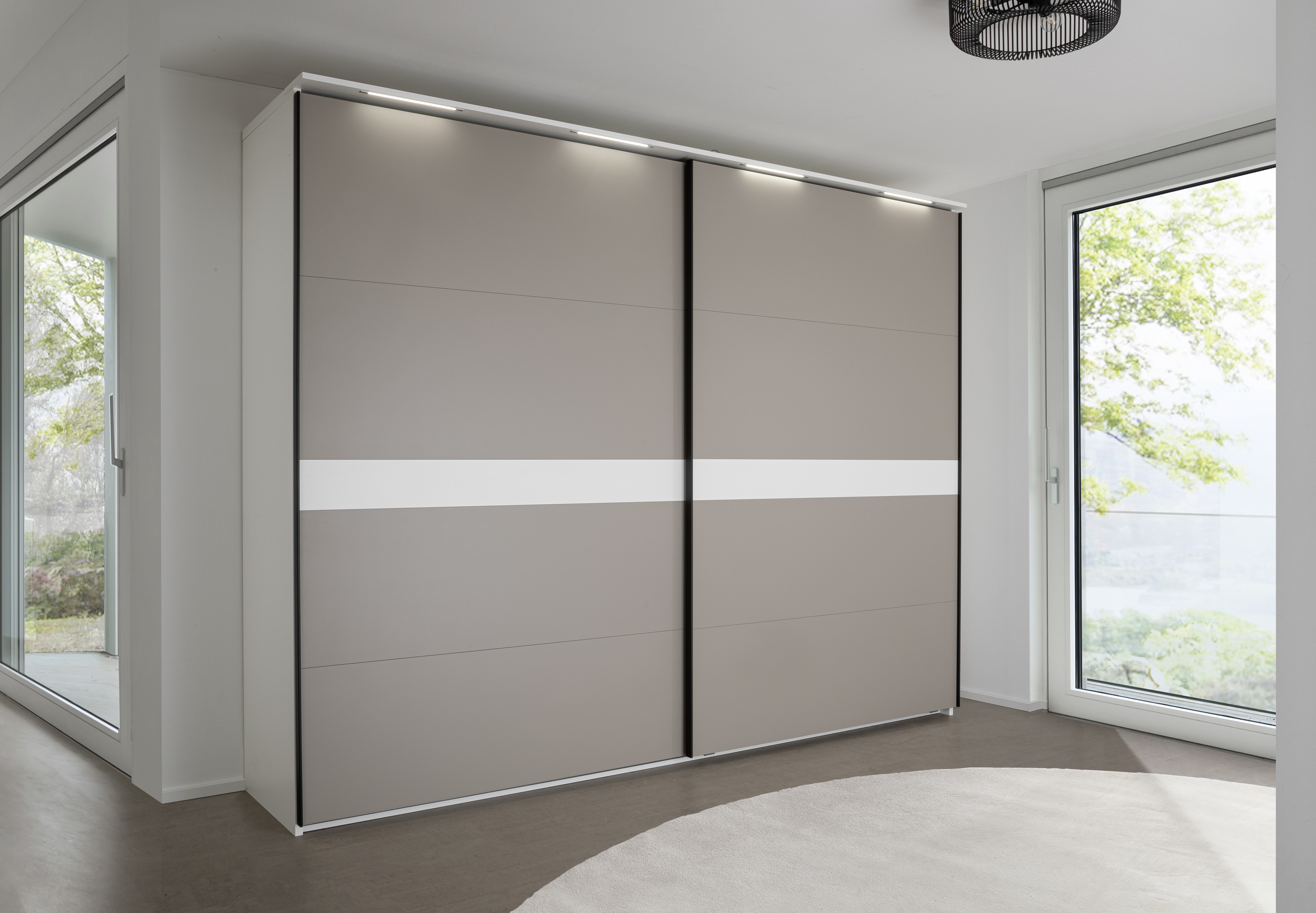 Schwebetürenschrank Multiline grau Holz